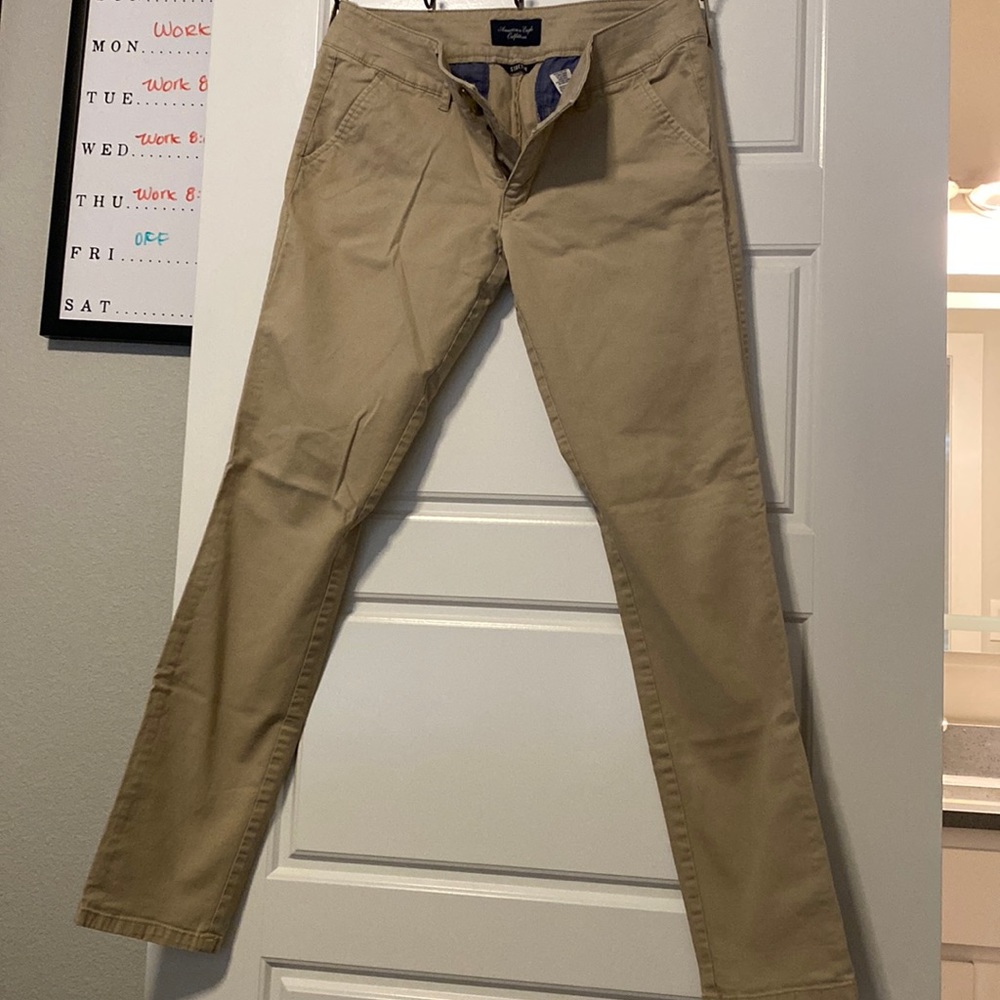 American Eagle outfitters “stretch” size 6 kaki color